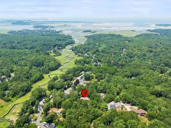 3 Bray St, Gloucester MA 01930