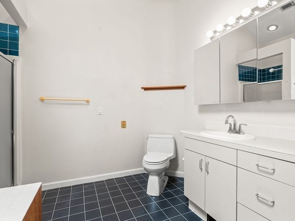3 Bray St, Gloucester MA 01930