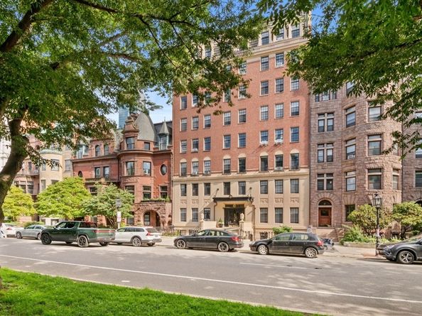 180 Commonwealth Ave 5, Boston MA 02116