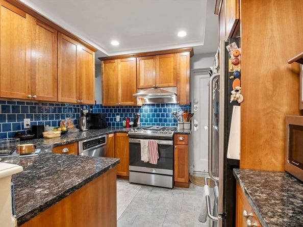 180 Commonwealth Ave 5, Boston MA 02116