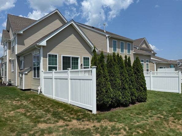 22 Henry Way 22, Millis MA 02054
