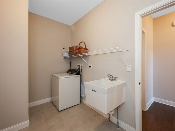 22 Henry Way 22, Millis MA 02054