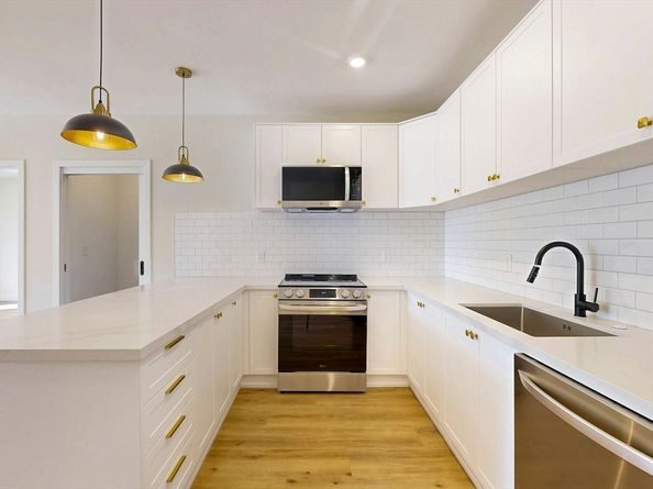 476 Warren St, Boston MA 02121