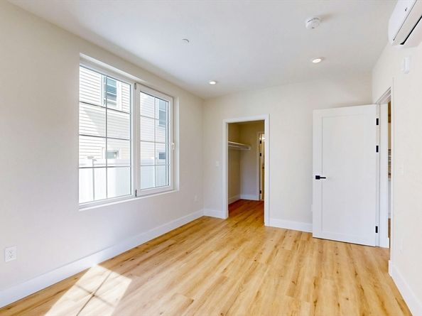 476 Warren St, Boston MA 02121