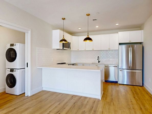 476 Warren St, Boston MA 02121