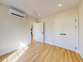 476 Warren St, Boston MA 02121
