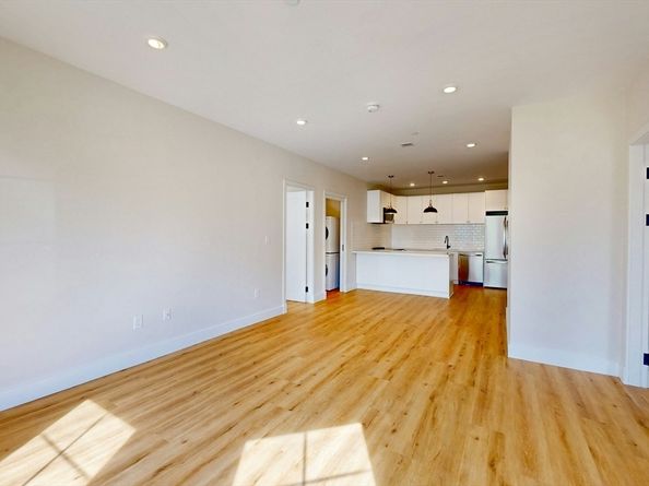 476 Warren St, Boston MA 02121