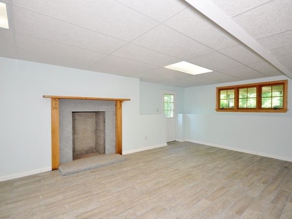 9 Breezy Point Rd, Acton MA 01720