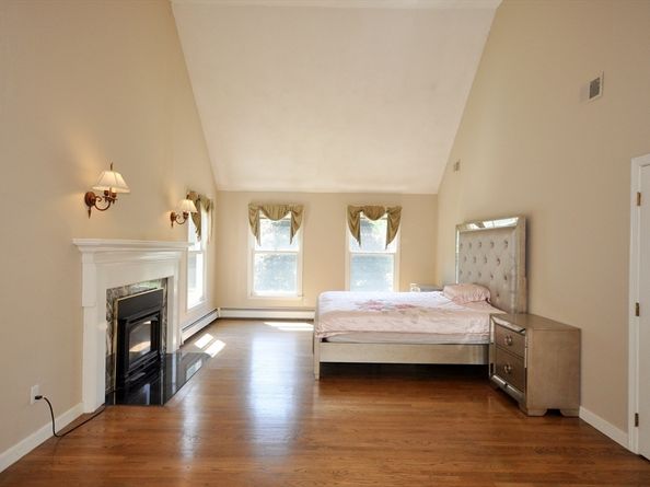 9 Breezy Point Rd, Acton MA 01720