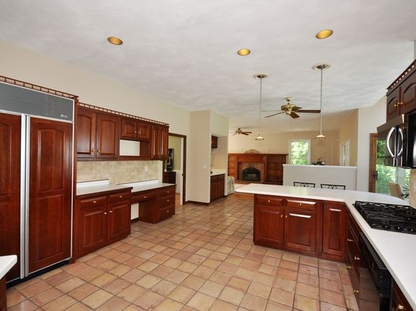 9 Breezy Point Rd, Acton MA 01720