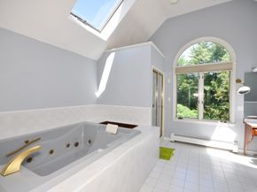 9 Breezy Point Rd, Acton MA 01720