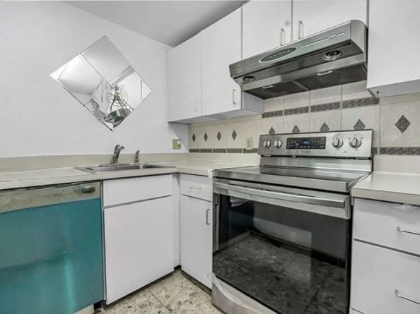 77 E Berkeley St 4, Boston MA 02118