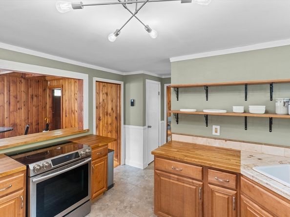 16 Florida Rd, Maynard MA 01754