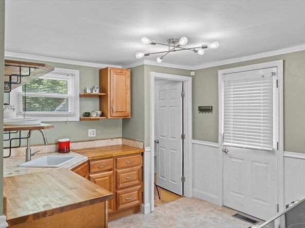 16 Florida Rd, Maynard MA 01754