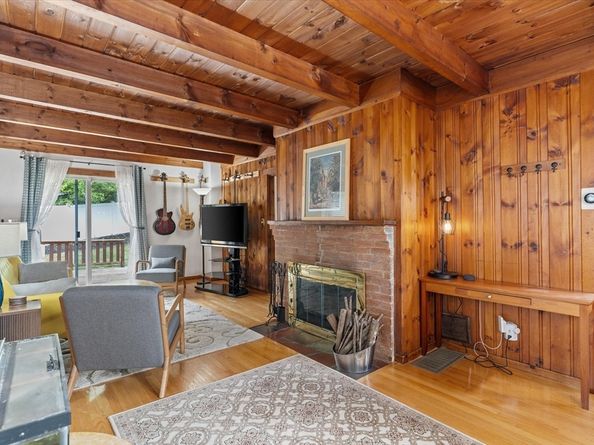 16 Florida Rd, Maynard MA 01754