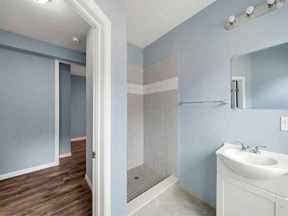 87 Maple St, Boston MA 02121