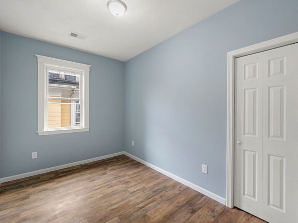 87 Maple St, Boston MA 02121