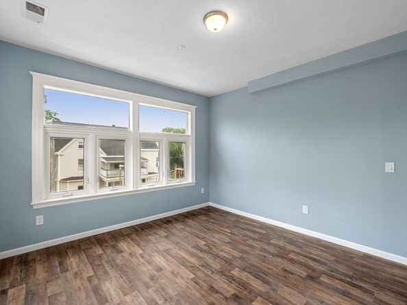 87 Maple St, Boston MA 02121