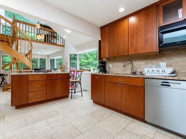 143 Brook St, Framingham MA 01701
