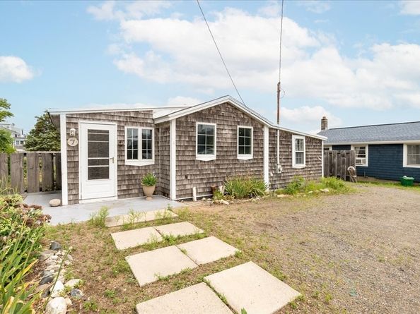 7 Davoli Way, Newbury MA 01951