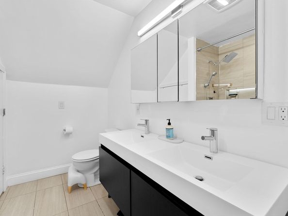100 Ashland St, Lynn MA 01905