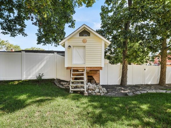 68 High St, Randolph MA 02368
