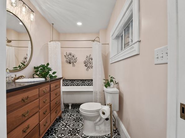 68 High St, Randolph MA 02368