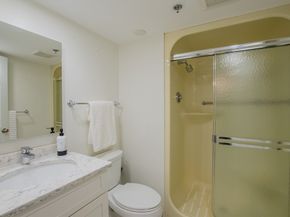 250 Hammond Pond Pkwy 306N, Newton MA 02467