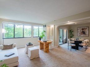 250 Hammond Pond Pkwy 306N, Newton MA 02467