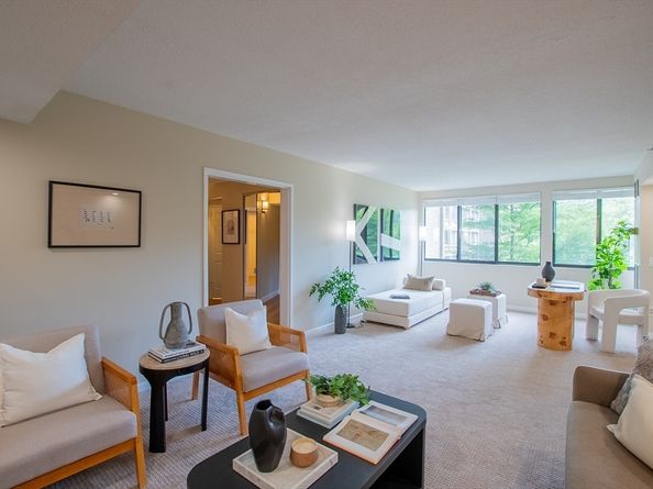 250 Hammond Pond Pkwy 306N, Newton MA 02467