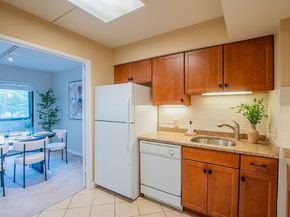 250 Hammond Pond Pkwy 306N, Newton MA 02467