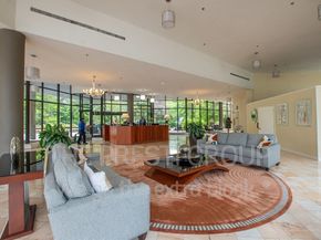 250 Hammond Pond Pkwy 306N, Newton MA 02467