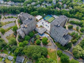 250 Hammond Pond Pkwy 306N, Newton MA 02467