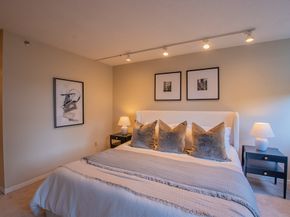 250 Hammond Pond Pkwy 306N, Newton MA 02467