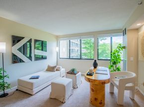 250 Hammond Pond Pkwy 306N, Newton MA 02467