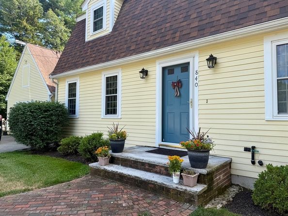 840 Hancock St, Abington MA 02351