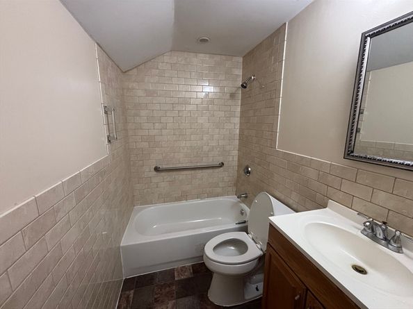 49 Orange St, Bridgewater MA 02324