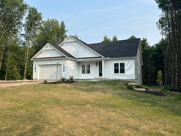 190 Whitins Rd, Sutton MA 01590