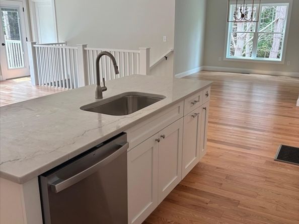 190 Whitins Rd, Sutton MA 01590