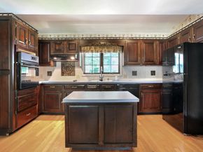 693 Commercial St, Weymouth MA 02189