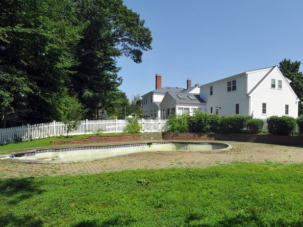 693 Commercial St, Weymouth MA 02189