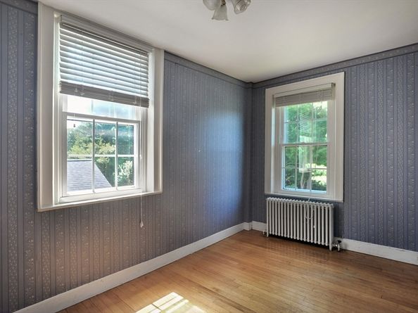 693 Commercial St, Weymouth MA 02189