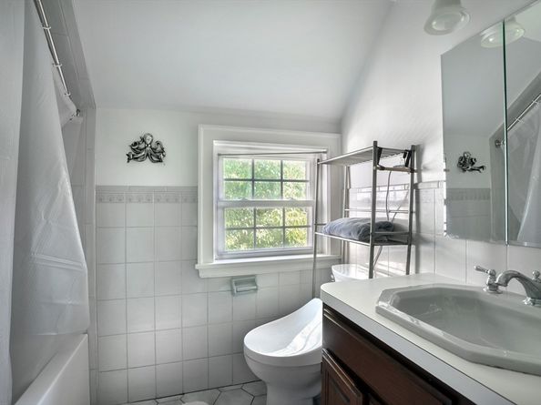 693 Commercial St, Weymouth MA 02189