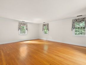 35 Grey Ln, Lynnfield MA 01940