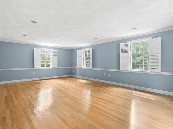 35 Grey Ln, Lynnfield MA 01940