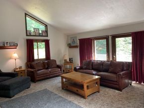 504 Alpine Dr, Southbridge MA 01550
