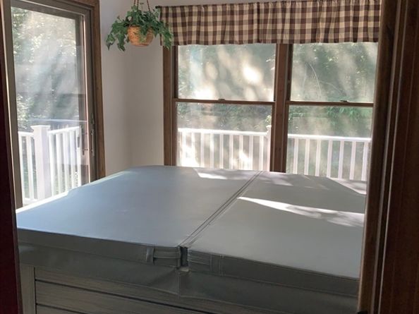 504 Alpine Dr, Southbridge MA 01550