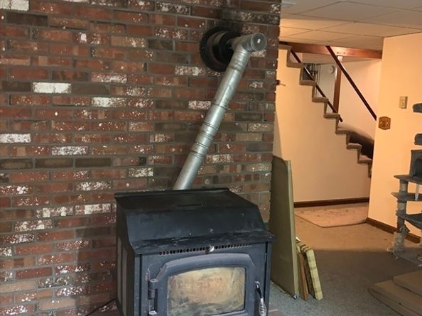 504 Alpine Dr, Southbridge MA 01550