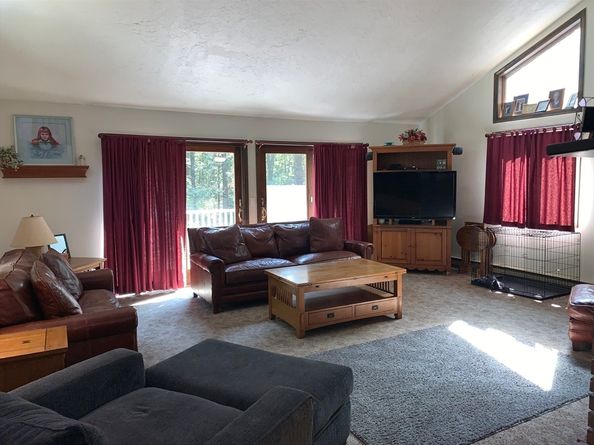 504 Alpine Dr, Southbridge MA 01550