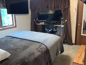 504 Alpine Dr, Southbridge MA 01550